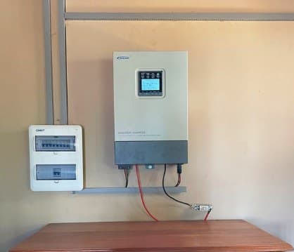 Sistema off-grid de 12.000 Wh